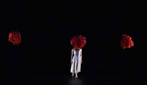 Alice tornano i Momix al Bellini 3