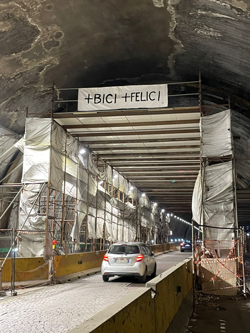 La prima ciclabile umana a Napoli più bici più felici 1