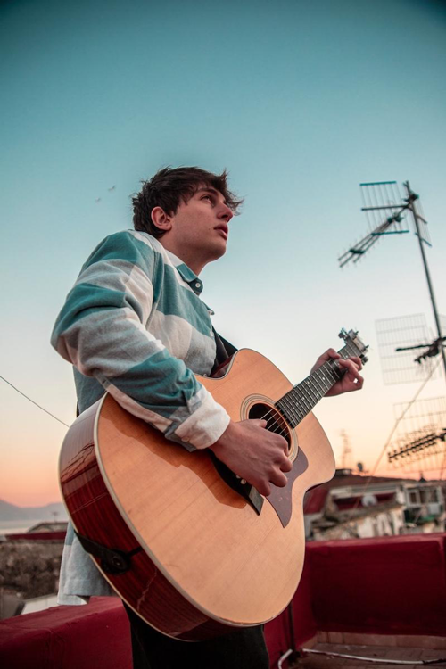 Appuntamento musicale con Gabriele Esposito al Pessoa Luna Park 1